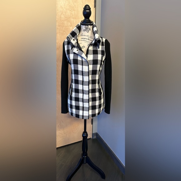 Sweater jacket Sz M - Picture 1 of 3